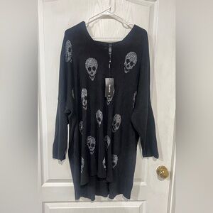 NWT Venti 6 Black Sweater with Silver Skull Design